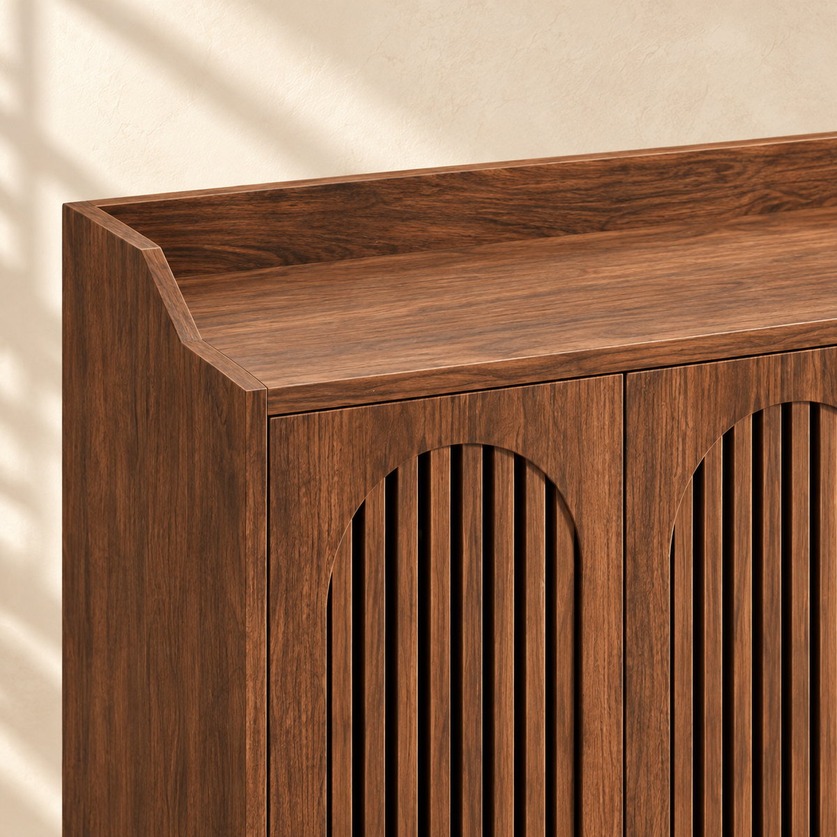 Arlo top edge and brown wood-look finish detail